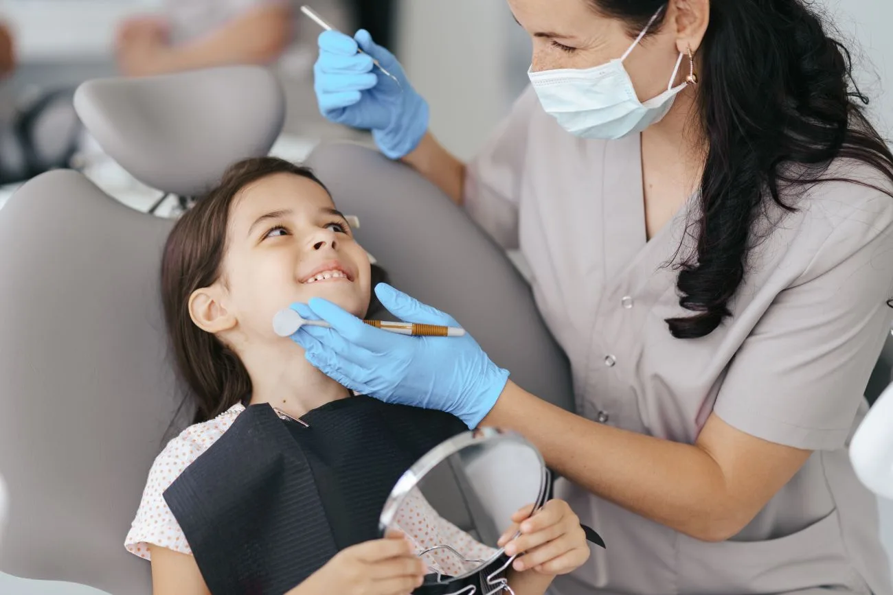 Jak uczyć dzieci dbania o zęby?